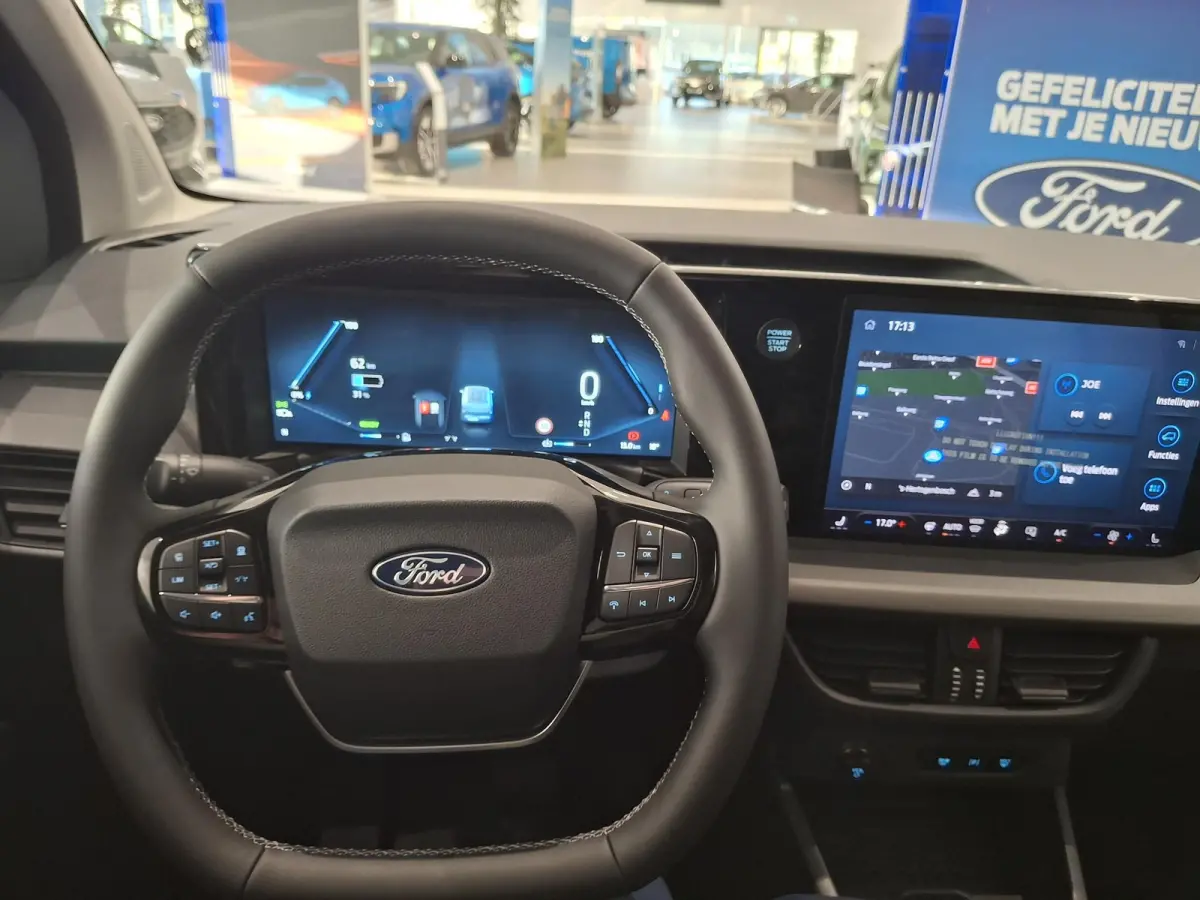 Limited 44 kWh TE BESTELLEN ! | TREKHAAK | LAADVLOERBESCHERMING | LED LAADRUIMTEVERLICHTING | ELEKTRISCH VERWARMBARE VOORRUIT | NAVIGATIE | ADAPTIEVE CRUISE CONTROL |