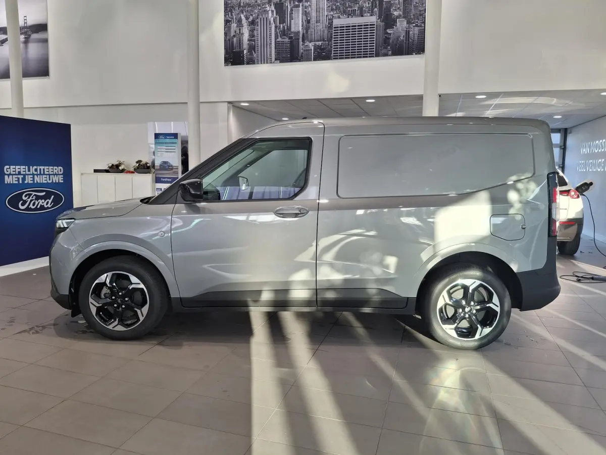 Limited 44 kWh TE BESTELLEN ! | TREKHAAK | LAADVLOERBESCHERMING | LED LAADRUIMTEVERLICHTING | ELEKTRISCH VERWARMBARE VOORRUIT | NAVIGATIE | ADAPTIEVE CRUISE CONTROL |