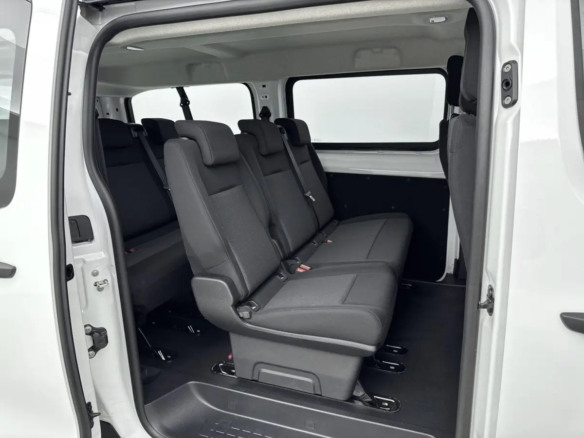 Electric L3 75 kWh | Demo deal! | 9-Zits | Snel leverbaar | Airco | Cruise control |