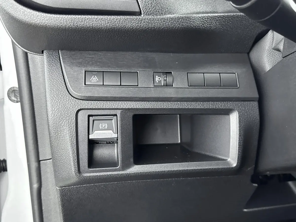 Electric L3 75 kWh | Demo deal! | 9-Zits | Snel leverbaar | Airco | Cruise control |