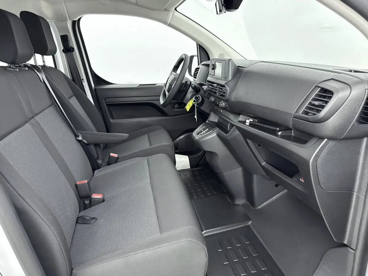 Electric L3 75 kWh | Demo deal! | 9-Zits | Snel leverbaar | Airco | Cruise control |