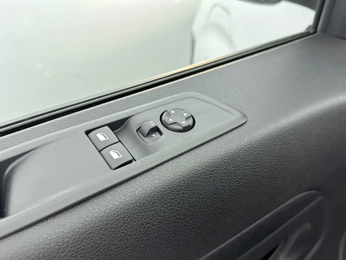 Electric L3 75 kWh | Demo deal! | 9-Zits | Snel leverbaar | Airco | Cruise control |