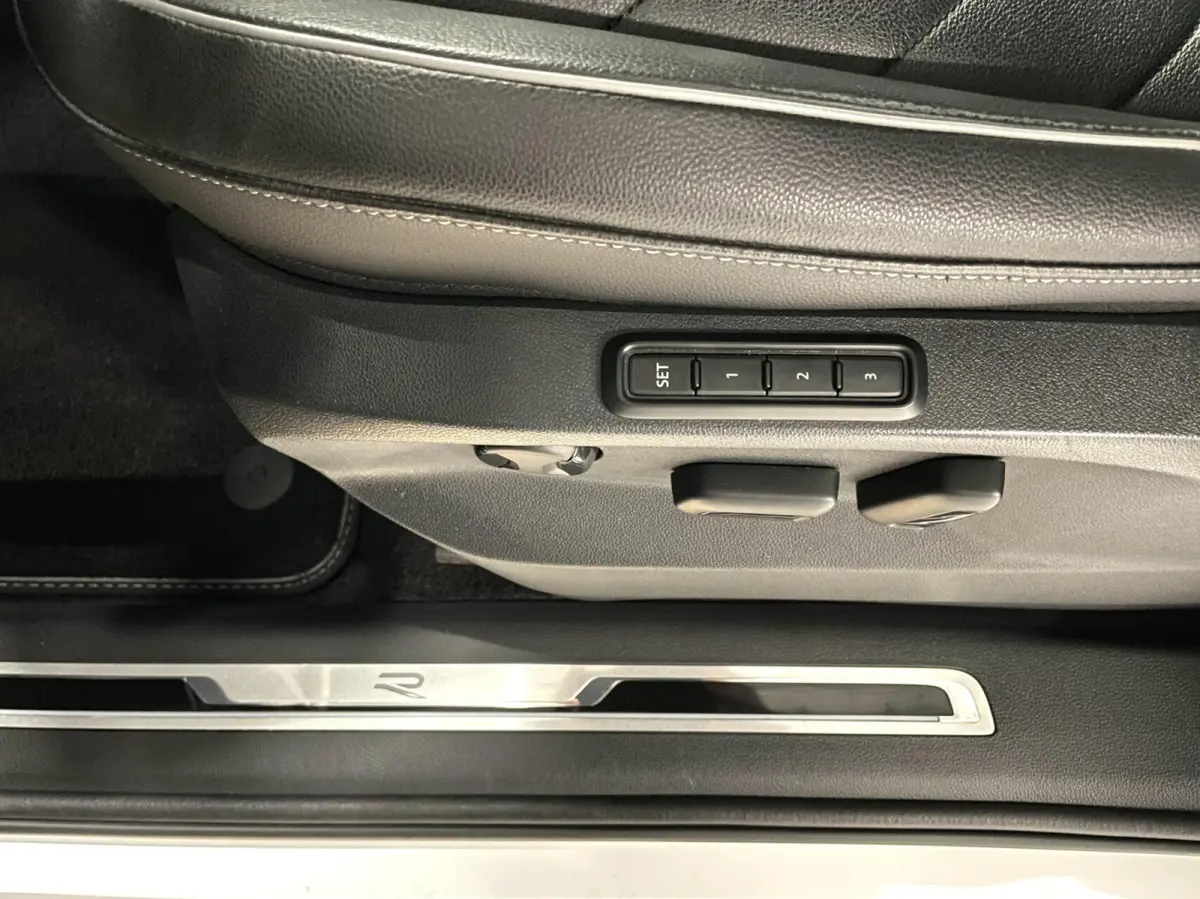 1.4 TSI eHybrid R-Line Black Style/ Cam/ Leder/ IQ LED/ Memory