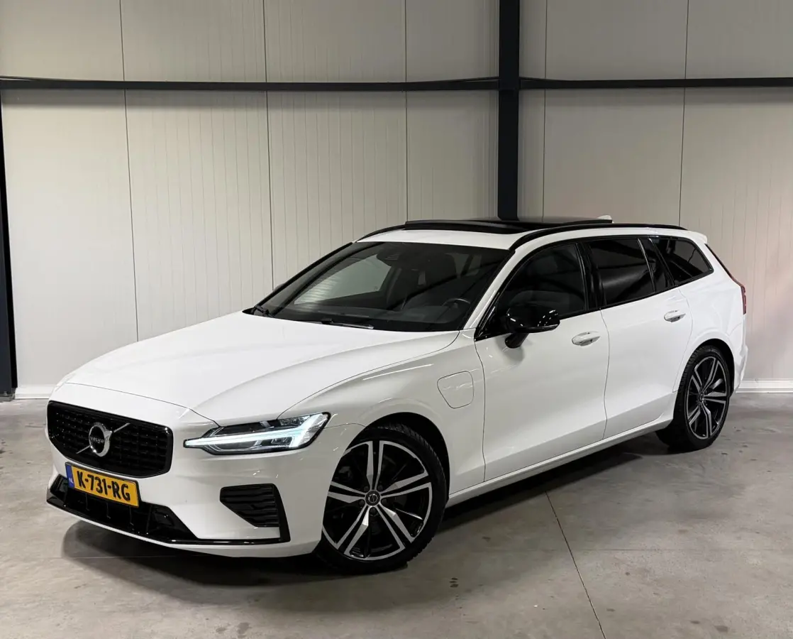 2.0 T6 Recharge AWD R-Design Pano Leer Camera NAP