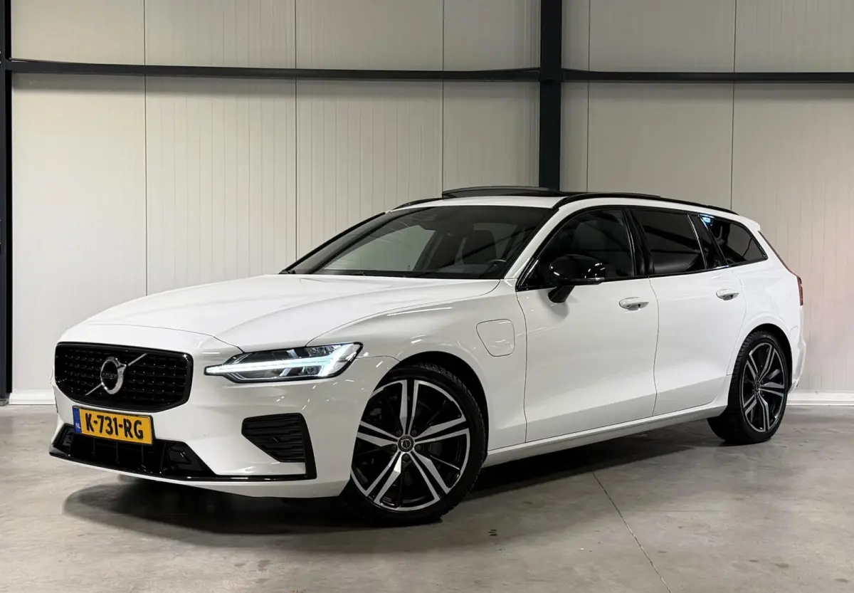 2.0 T6 Recharge AWD R-Design Pano Leer Camera NAP