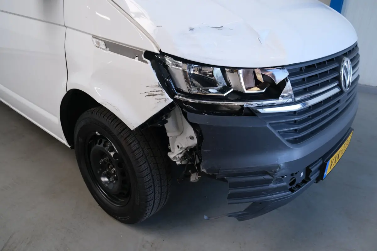 2.0 TDI L2H1 28 > Schade <