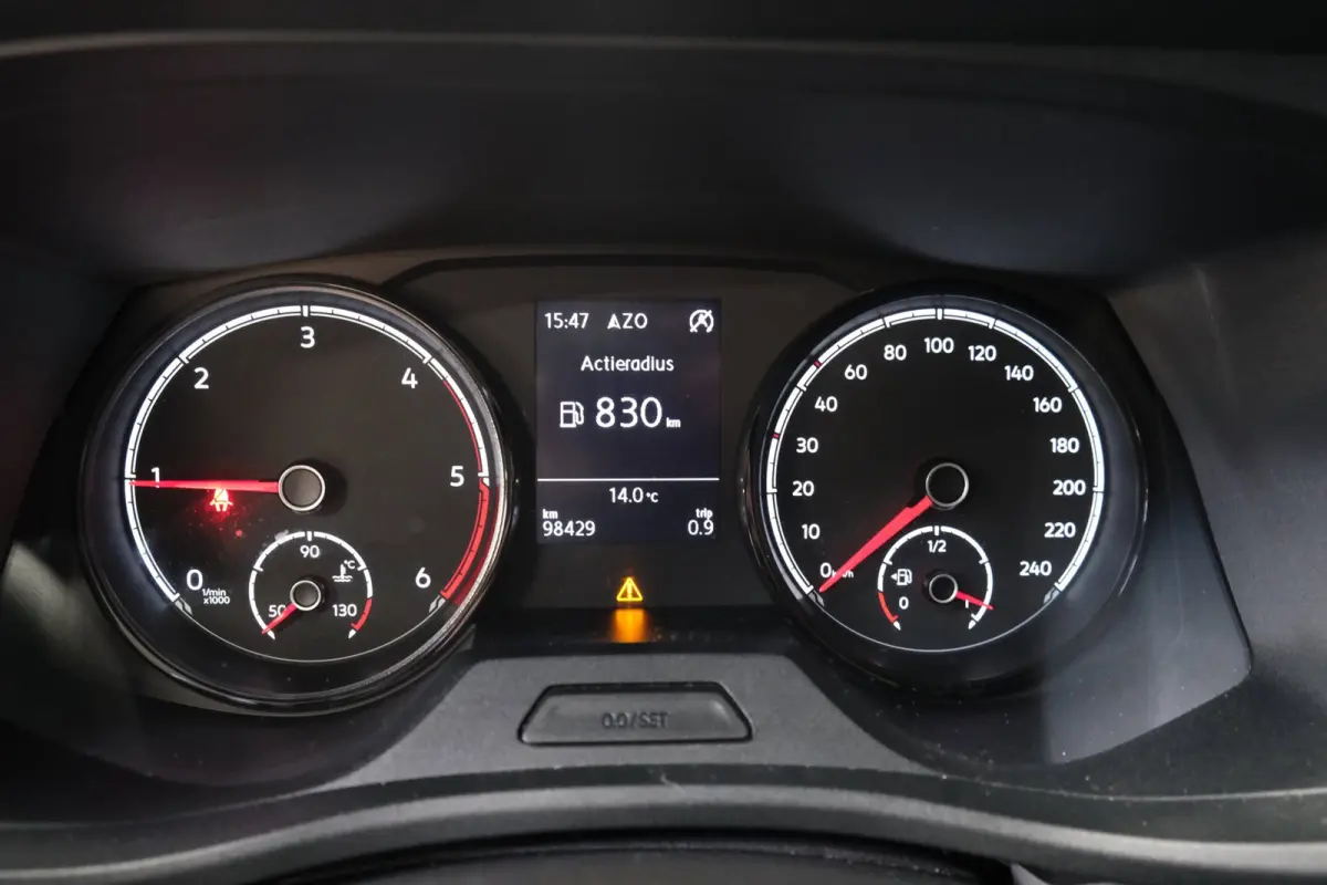 2.0 TDI L2H1 28 > Schade <