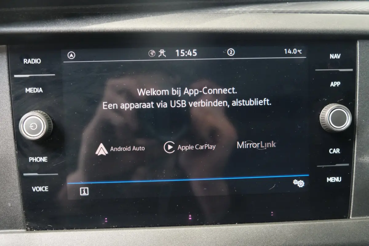 2.0 TDI L2H1 28 > Schade <