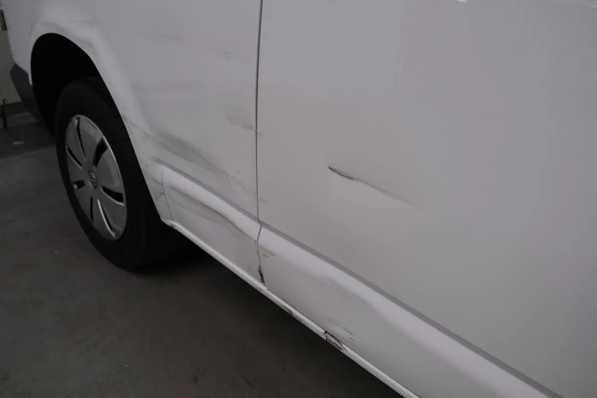 2.0 TDI L2H1 28 > Schade <