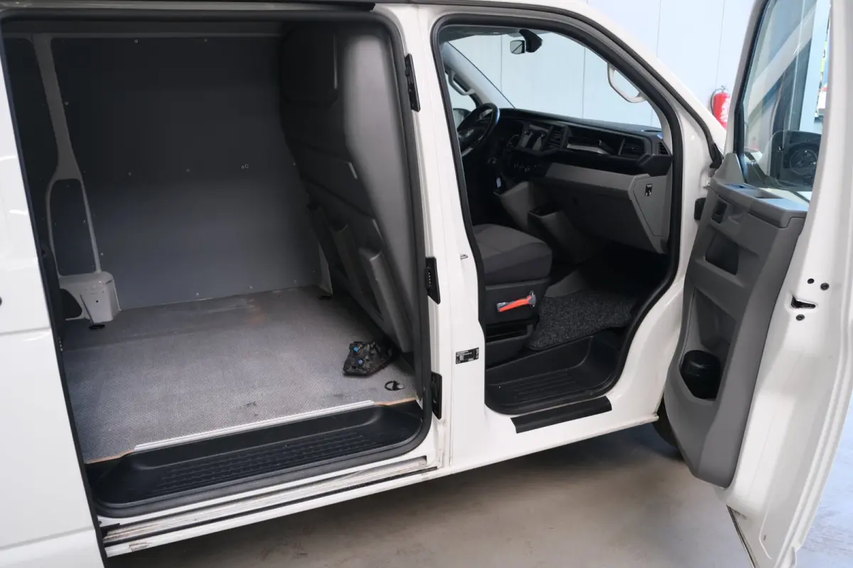 2.0 TDI L2H1 28 > Schade <