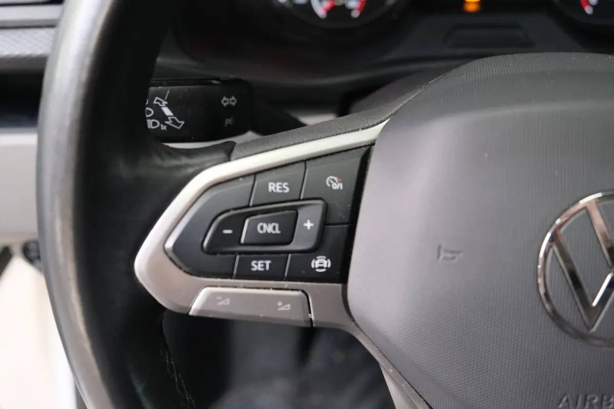 2.0 TDI L2H1 28 > Schade <