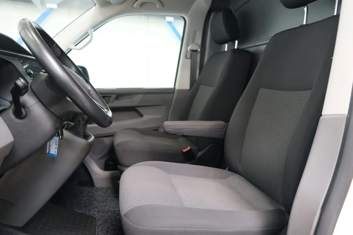 2.0 TDI L2H1 28 > Schade <