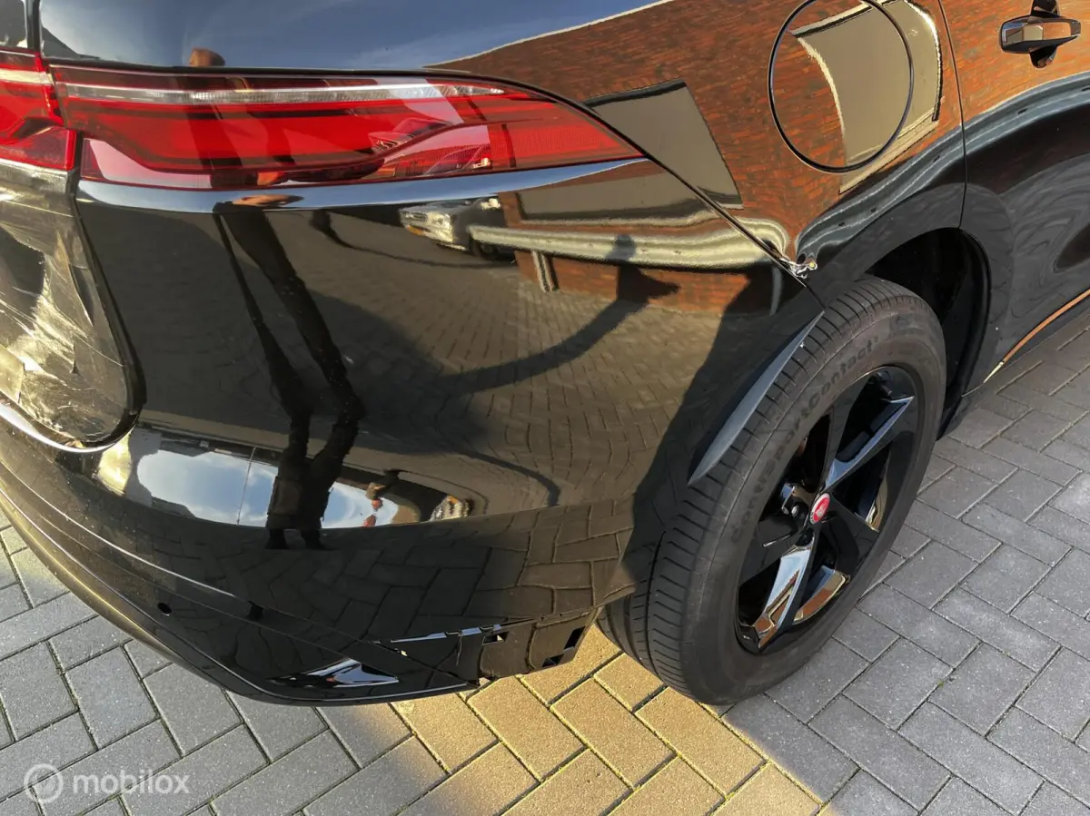 2.0 P400e PHEV R-Dynamic Black