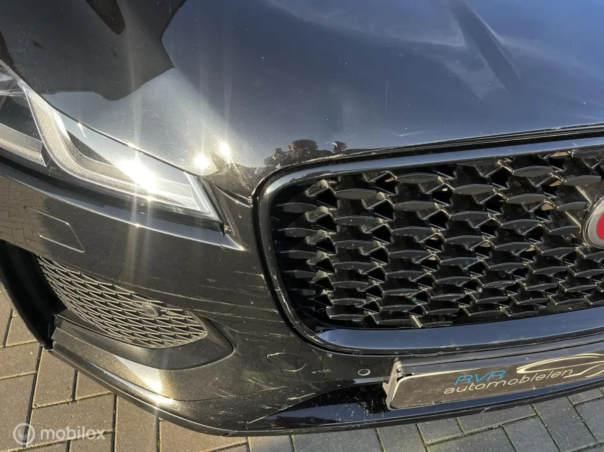2.0 P400e PHEV R-Dynamic Black