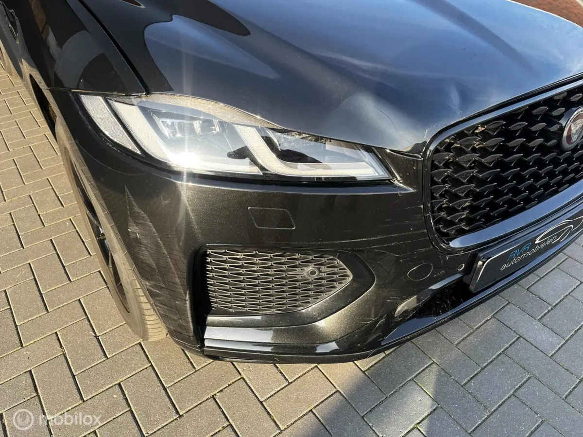 2.0 P400e PHEV R-Dynamic Black