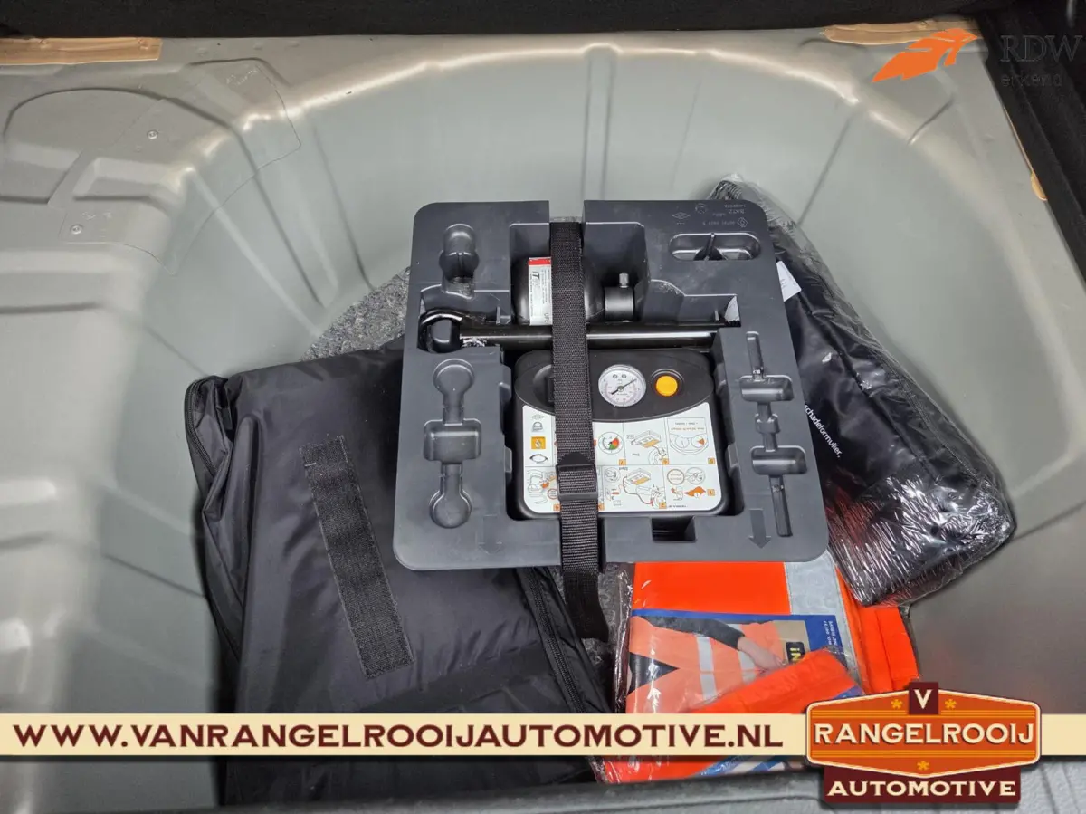 1.0 TCe 90 techno, trekh., clima, stoel / stuurverw., 17" lmv, camera