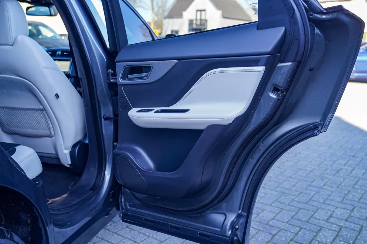 3.0 S/C S AWD 35t | Panorama | Meridian | Achterbankverwarming | Carplay | Stuurwielverwarming