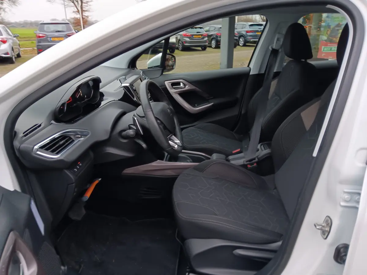 1.2 PureTech Blue Lion,Automaat,PDC,Cruise,Nieuwstaat,Dealeronderhouden