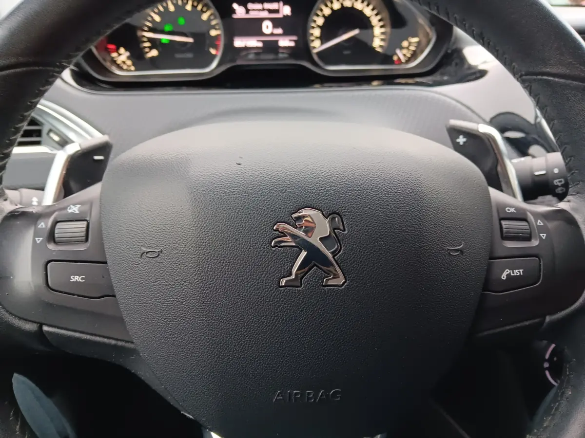 1.2 PureTech Blue Lion,Automaat,PDC,Cruise,Nieuwstaat,Dealeronderhouden