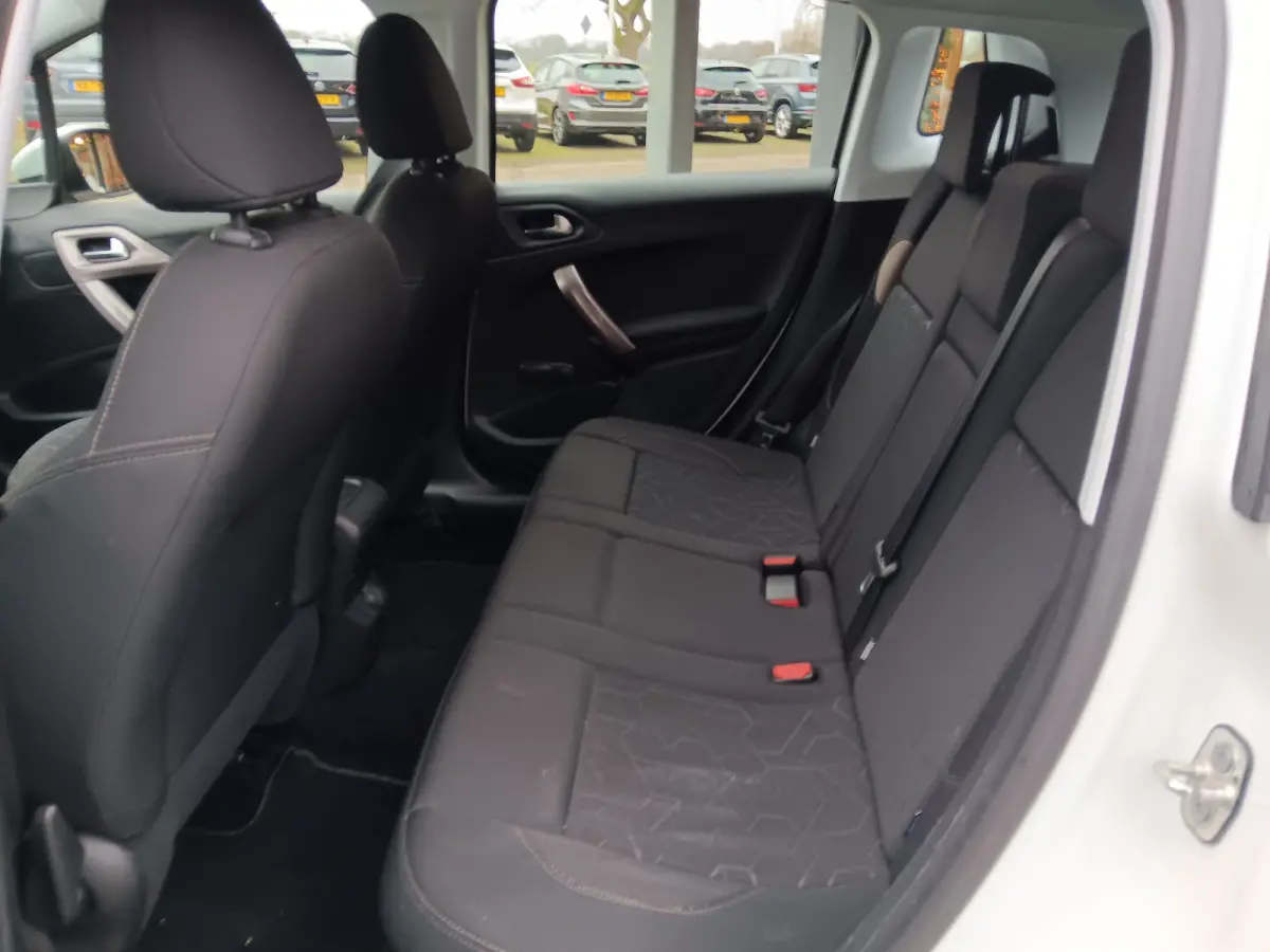 1.2 PureTech Blue Lion,Automaat,PDC,Cruise,Nieuwstaat,Dealeronderhouden