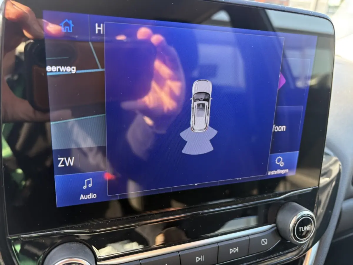 1.0 EcoBoost Hybride Titanium