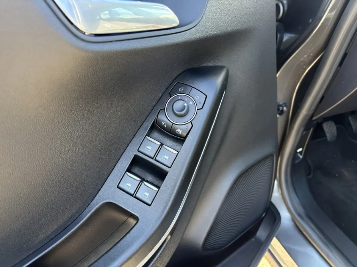 1.0 EcoBoost Hybride Titanium