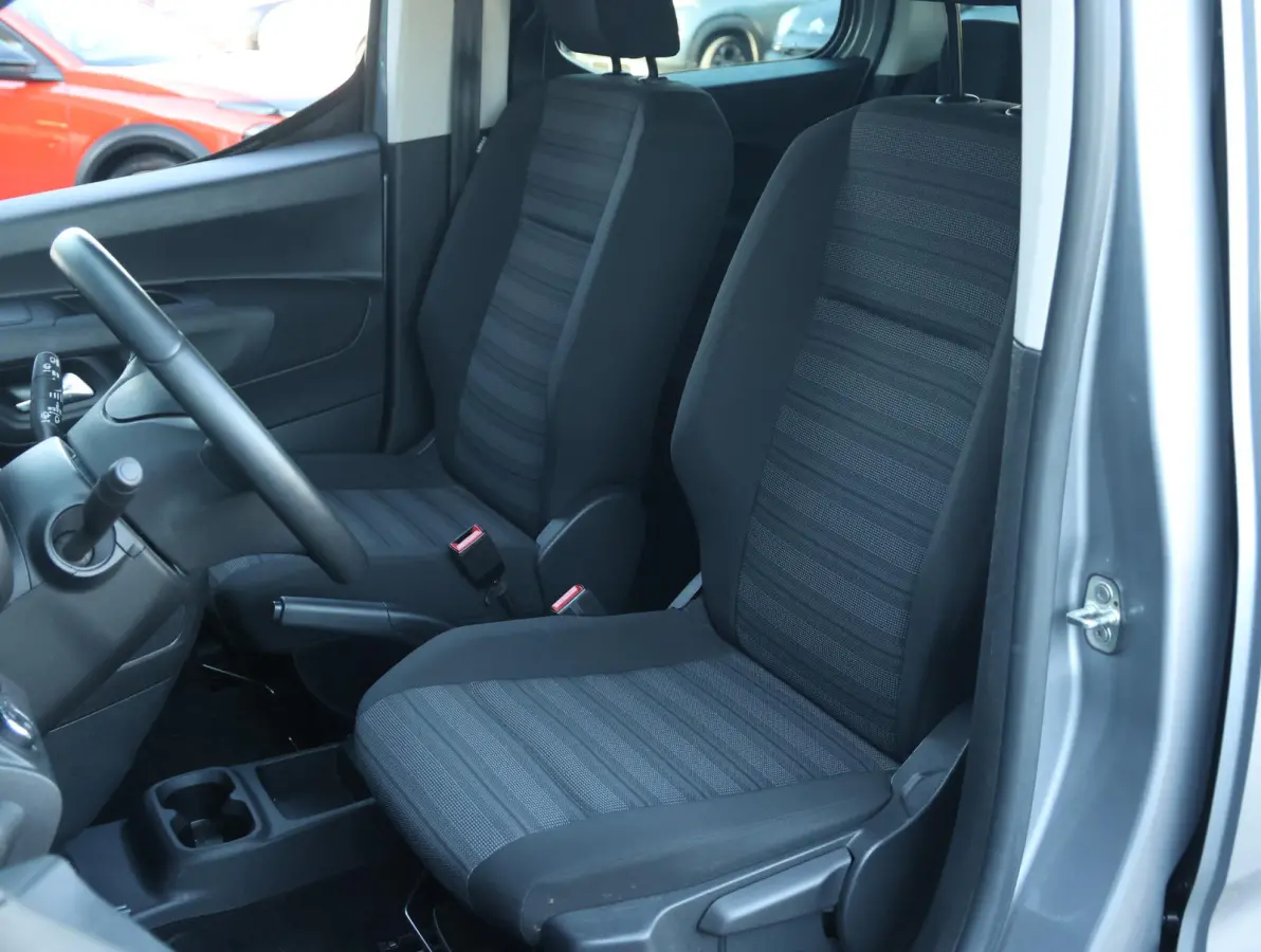 110pk L2H1 Edition UNIEK! | 1ste eigenaar | Camera | 7 persoons | Stuurverwarming | Navigatie | Airco | Geschikt Camper kit