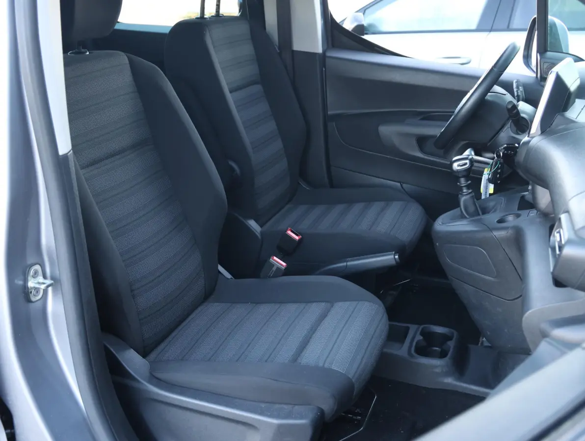 110pk L2H1 Edition UNIEK! | 1ste eigenaar | Camera | 7 persoons | Stuurverwarming | Navigatie | Airco | Geschikt Camper kit