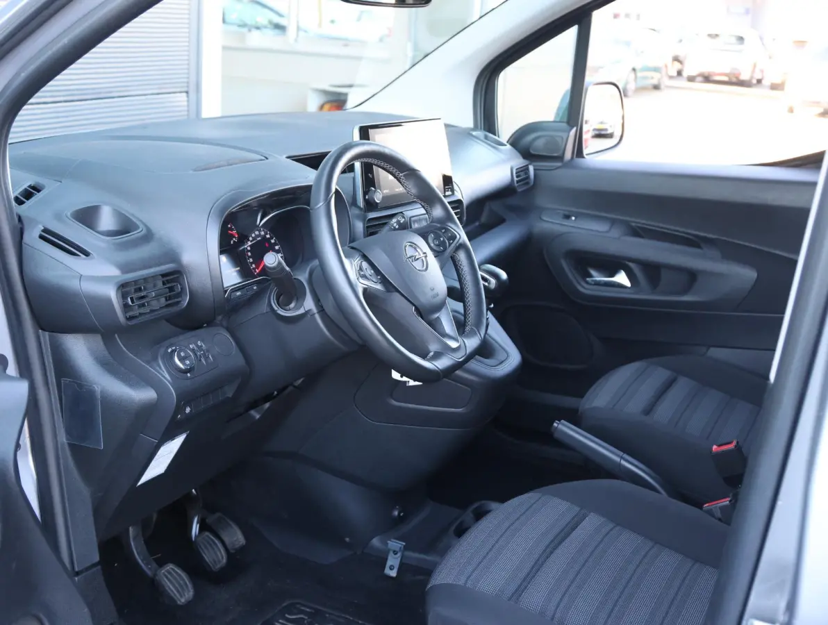 110pk L2H1 Edition UNIEK! | 1ste eigenaar | Camera | 7 persoons | Stuurverwarming | Navigatie | Airco | Geschikt Camper kit