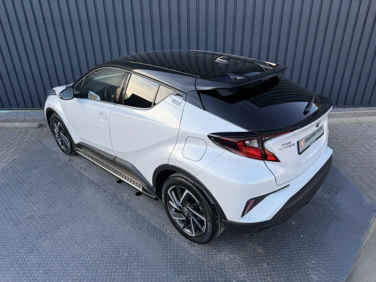 1.8 Hybrid Style / Bi tone | BSM | Draadloos Apple Carplay/Android auto | PDC V+A | Rijklaar!!!