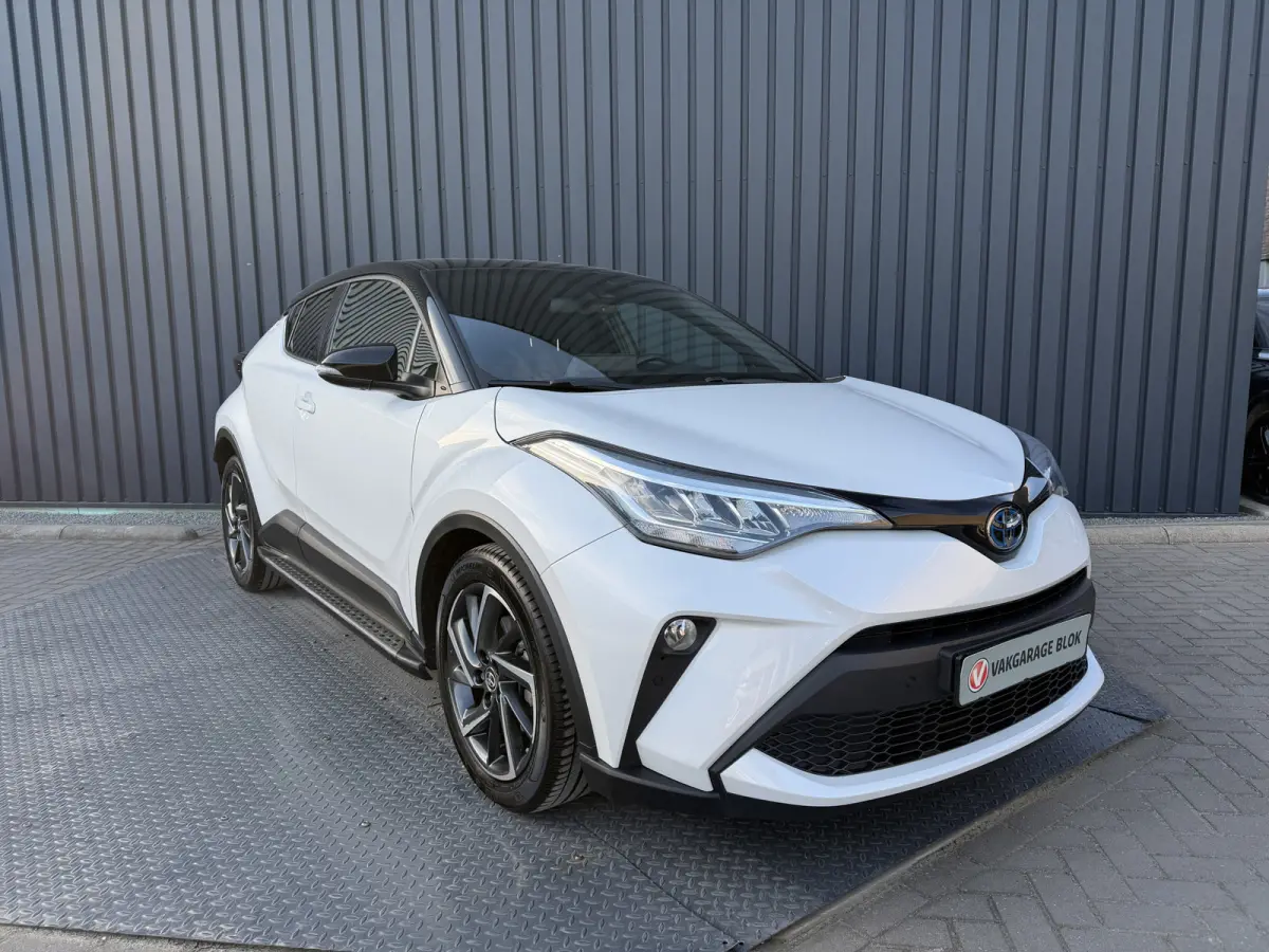 1.8 Hybrid Style / Bi tone | BSM | Draadloos Apple Carplay/Android auto | PDC V+A | Rijklaar!!!