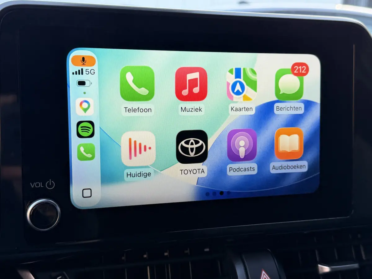 1.8 Hybrid Style / Bi tone | BSM | Draadloos Apple Carplay/Android auto | PDC V+A | Rijklaar!!!