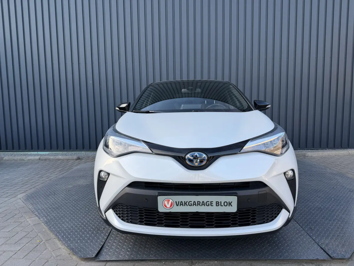 1.8 Hybrid Style / Bi tone | BSM | Draadloos Apple Carplay/Android auto | PDC V+A | Rijklaar!!!