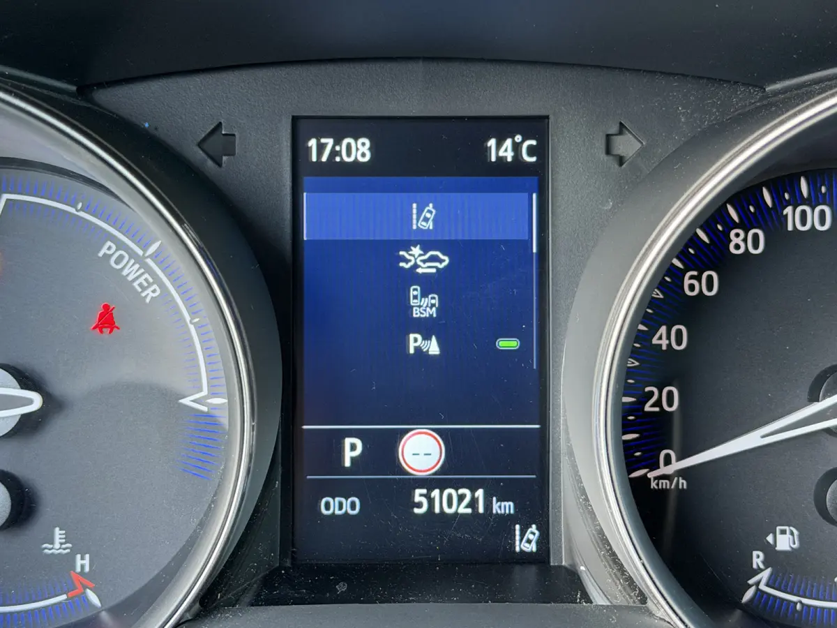 1.8 Hybrid Style / Bi tone | BSM | Draadloos Apple Carplay/Android auto | PDC V+A | Rijklaar!!!
