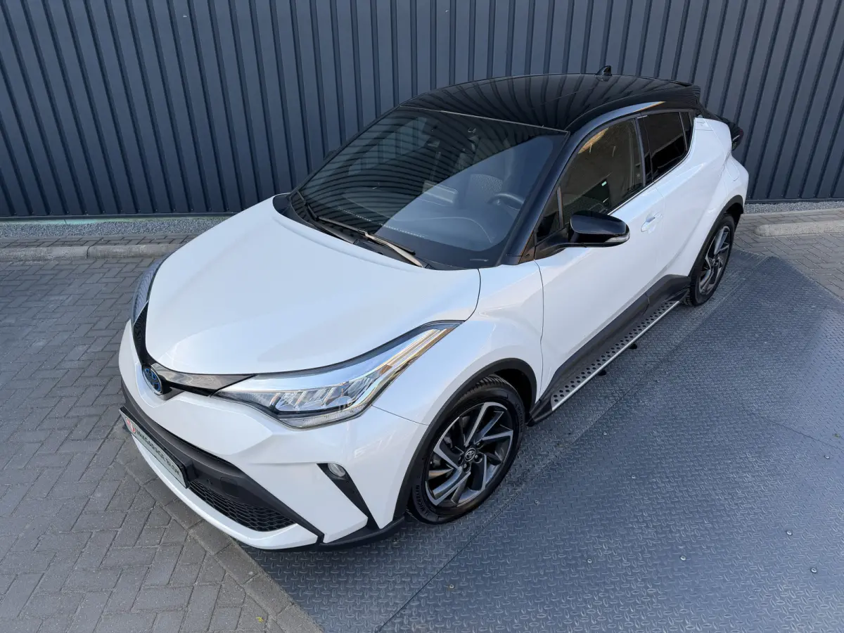 1.8 Hybrid Style / Bi tone | BSM | Draadloos Apple Carplay/Android auto | PDC V+A | Rijklaar!!!