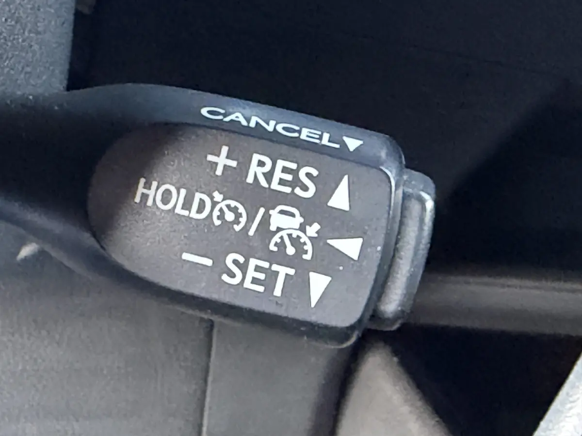 1.8 Hybrid Style / Bi tone | BSM | Draadloos Apple Carplay/Android auto | PDC V+A | Rijklaar!!!