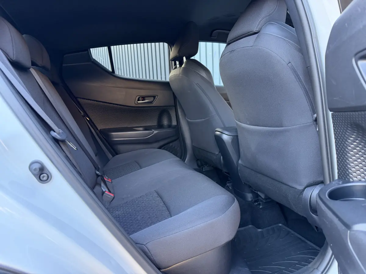 1.8 Hybrid Style / Bi tone | BSM | Draadloos Apple Carplay/Android auto | PDC V+A | Rijklaar!!!