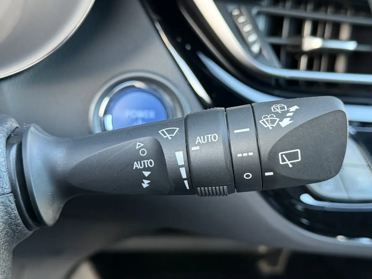 1.8 Hybrid Style / Bi tone | BSM | Draadloos Apple Carplay/Android auto | PDC V+A | Rijklaar!!!