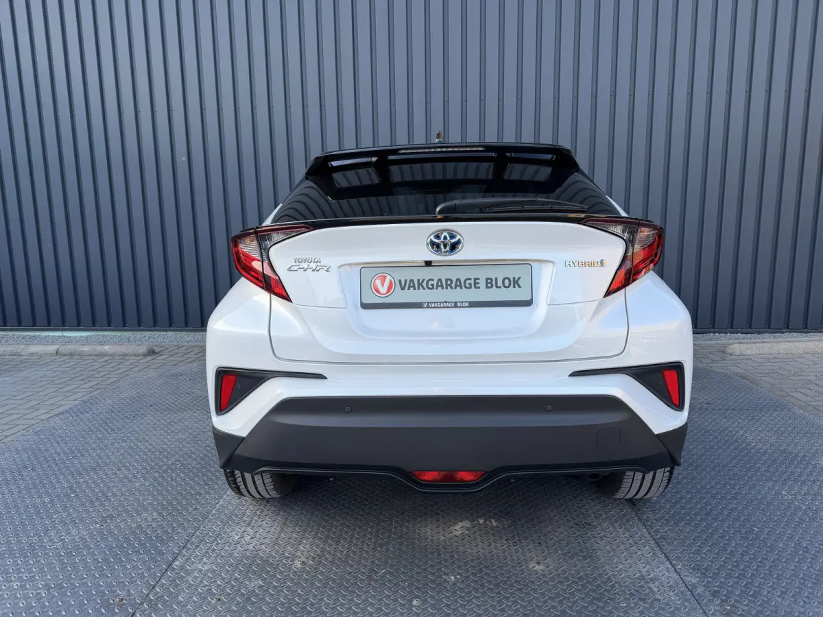 1.8 Hybrid Style / Bi tone | BSM | Draadloos Apple Carplay/Android auto | PDC V+A | Rijklaar!!!