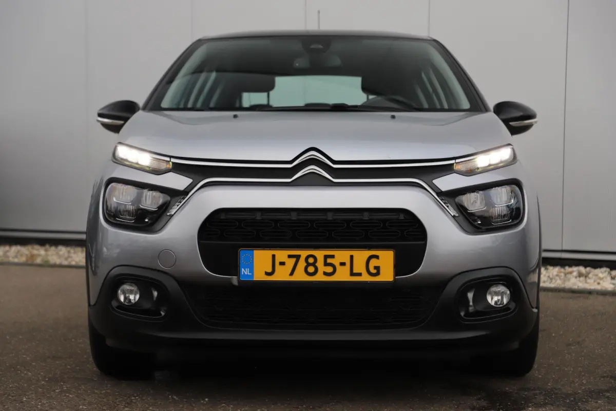 1.2 PureTech Feel Navigatie Carplay Android Climate Cruise Control Rijstrooksensor Parkeersensor All-season banden!