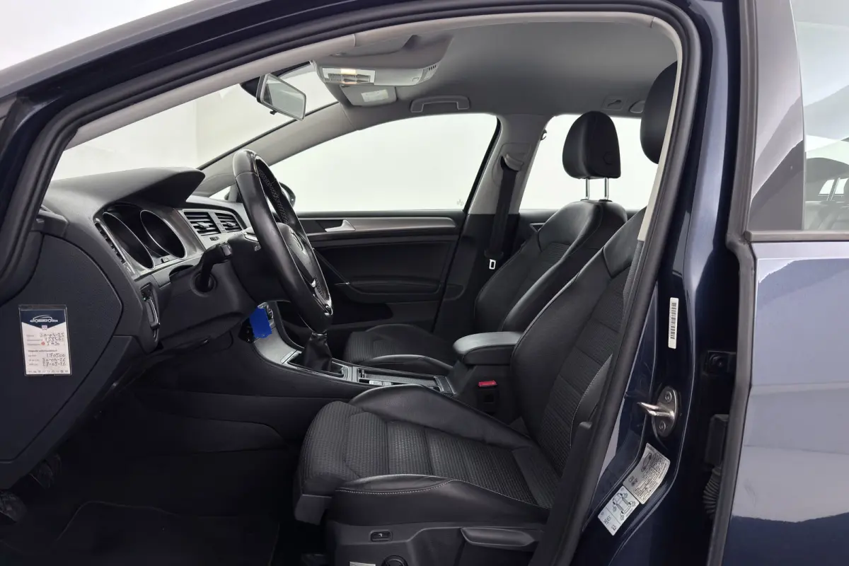 1.4 TSI Connected Series R-Line | Trekhaak | Stoelverwarming | Navigatie | Sportstoelen |