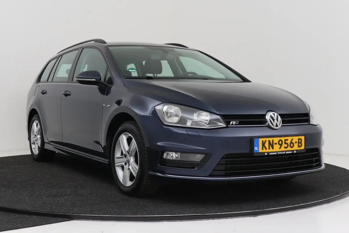 1.4 TSI Connected Series R-Line | Trekhaak | Stoelverwarming | Navigatie | Sportstoelen |