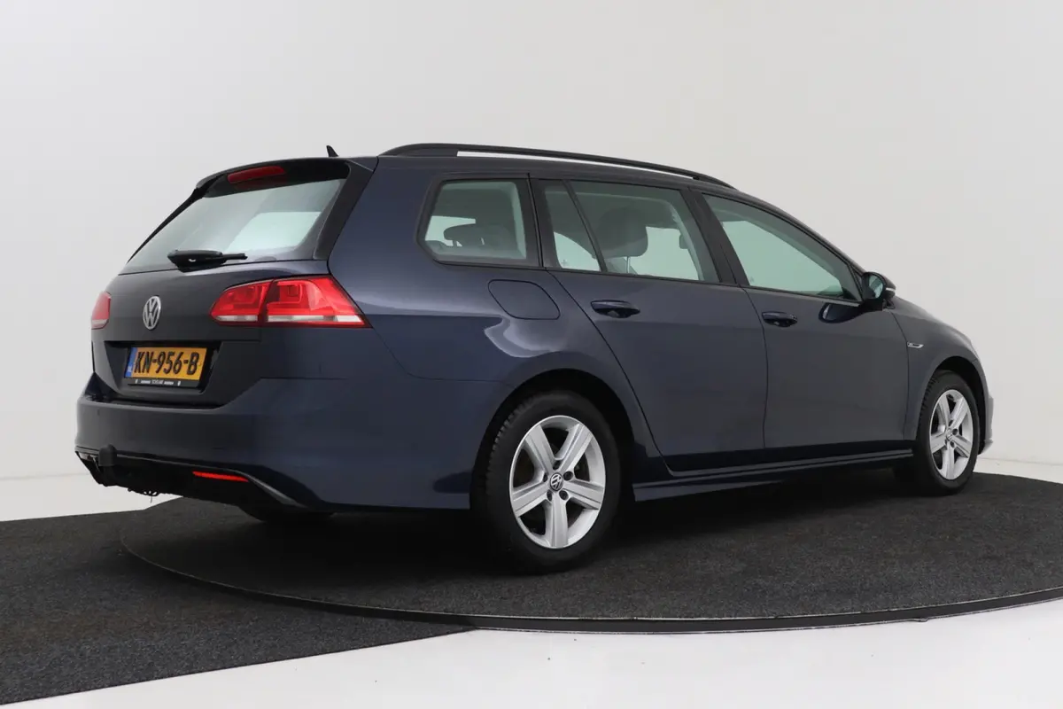 1.4 TSI Connected Series R-Line | Trekhaak | Stoelverwarming | Navigatie | Sportstoelen |