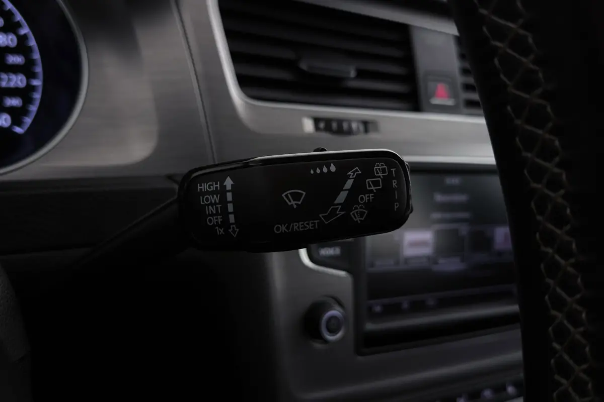 1.4 TSI Connected Series R-Line | Trekhaak | Stoelverwarming | Navigatie | Sportstoelen |