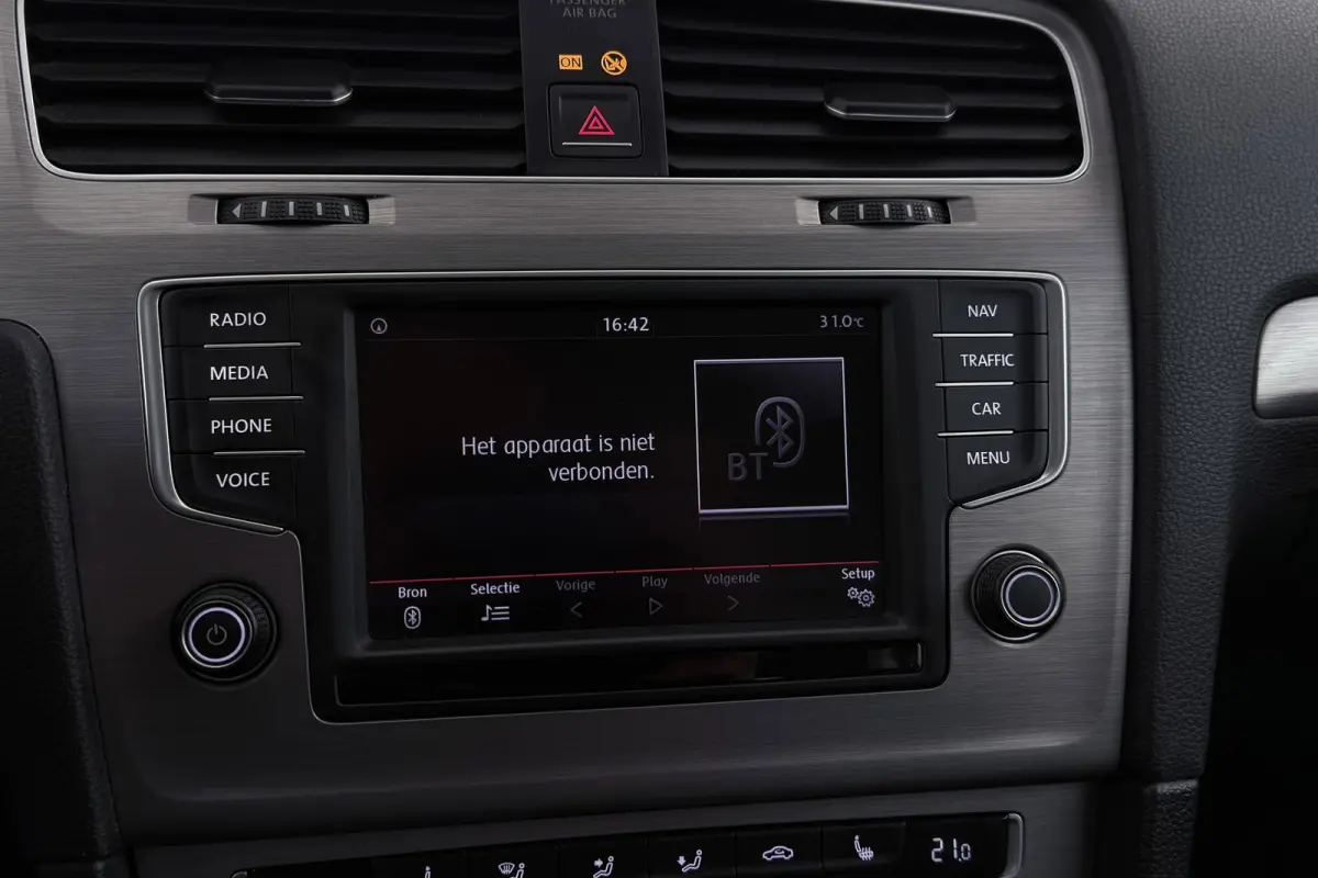 1.4 TSI Connected Series R-Line | Trekhaak | Stoelverwarming | Navigatie | Sportstoelen |