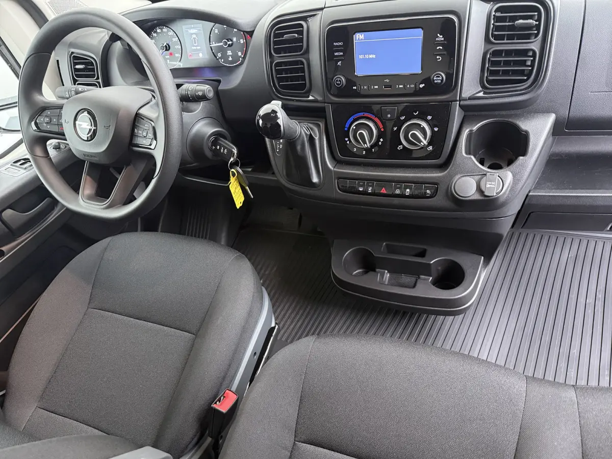 35 L2H2 BlueHDI 140pk Automaat | NIEUW BPM VRIJ | CAMERA | CARPLAY | PDC | AIRCO |