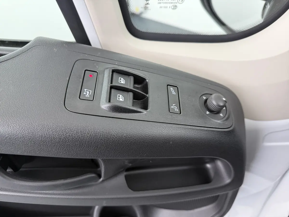 35 L2H2 BlueHDI 140pk Automaat | NIEUW BPM VRIJ | CAMERA | CARPLAY | PDC | AIRCO |