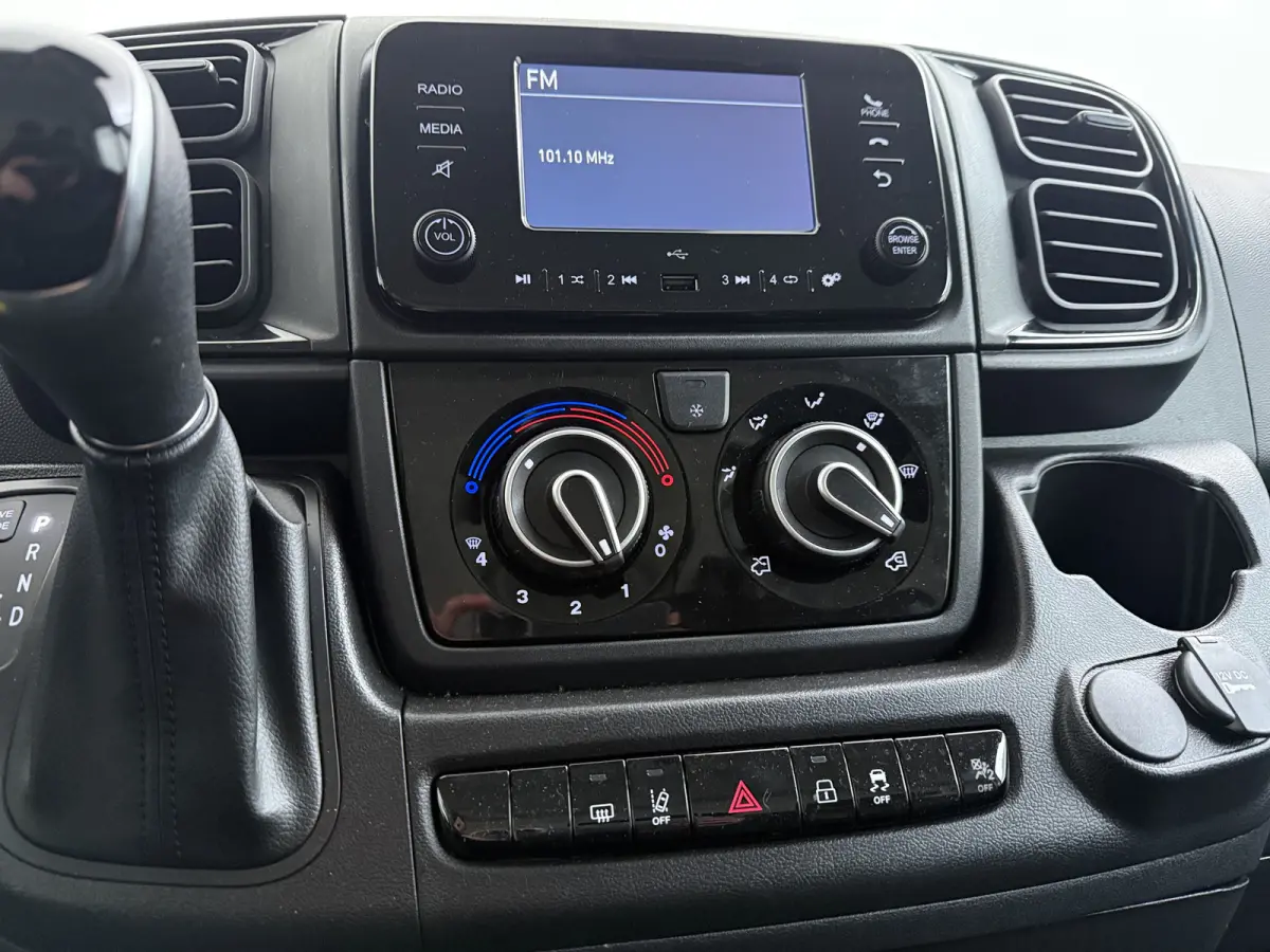 35 L2H2 BlueHDI 140pk Automaat | NIEUW BPM VRIJ | CAMERA | CARPLAY | PDC | AIRCO |