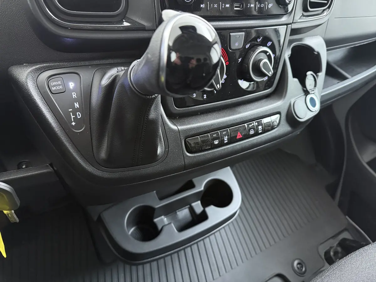 35 L2H2 BlueHDI 140pk Automaat | NIEUW BPM VRIJ | CAMERA | CARPLAY | PDC | AIRCO |