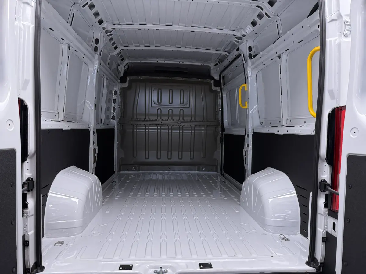 35 L2H2 BlueHDI 140pk Automaat | NIEUW BPM VRIJ | CAMERA | CARPLAY | PDC | AIRCO |